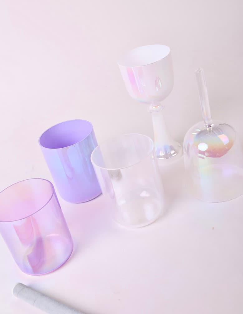 Crystal singing bowls with mallet